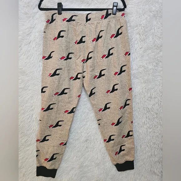 Hollister Mens  Beige Christmas Joggers with Black and Red Print  Mens Size M - Picture 6 of 14